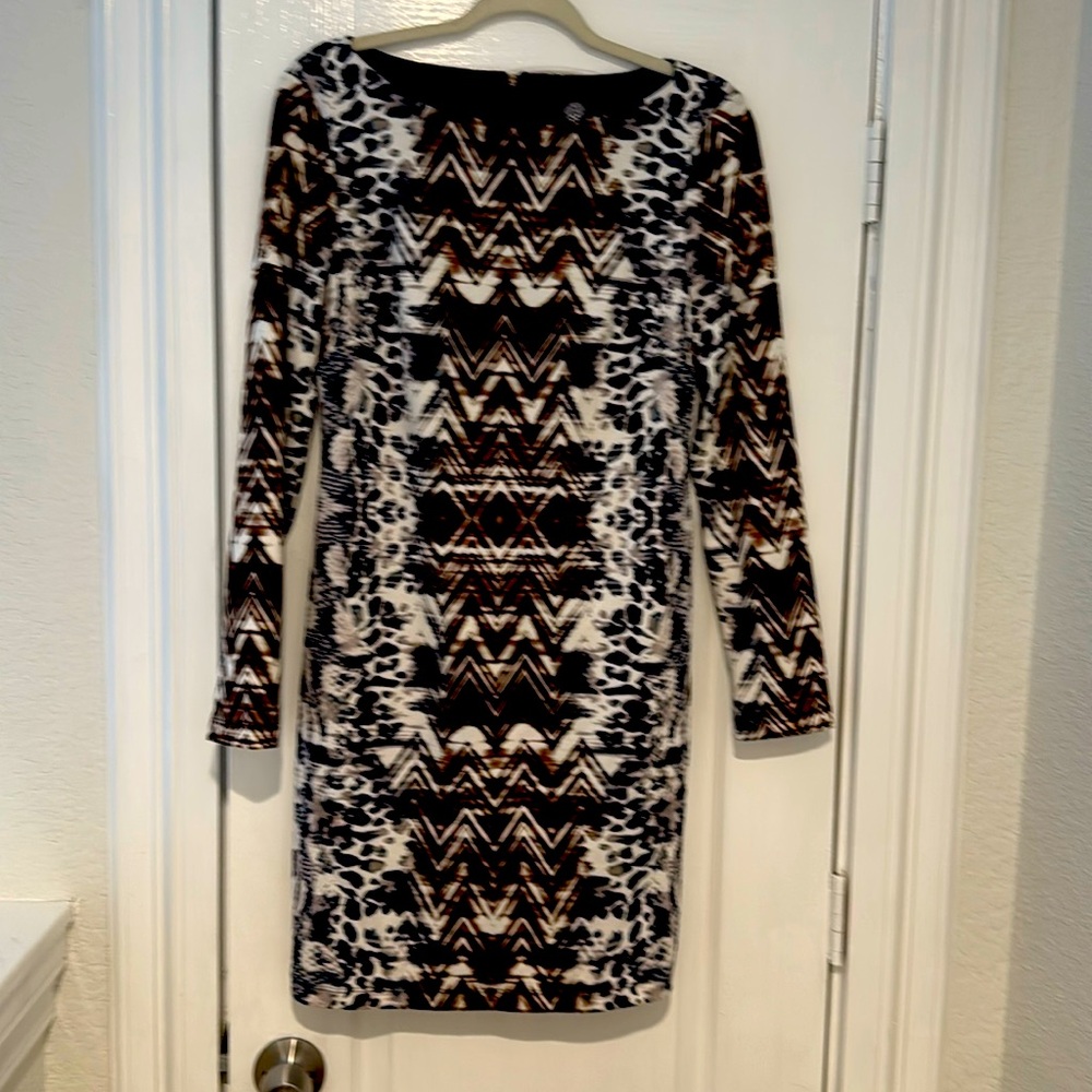 Vince Camuto Dress Womens Size  8
White Blue Brown Printed Long Sleeve Sheath